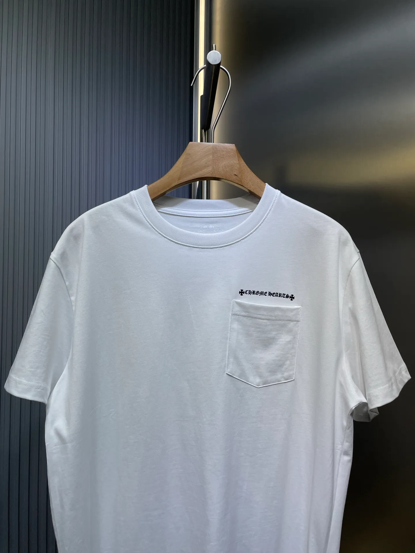 🅿️280 CH🌟【Top original order】Gypsophila cross short sleeves. Process description: The fabric is made of 26-woven 200g cotton, and the printing is made of special imported slurry. The overall alignment is straight and delicate, the fabric is comfortable and soft, and the color is consistent without color difference. It can be matched with the same style to create a fashionable look, control various occasions, customized accessories, complete three standards, the same style for men and women! ⚠️size:sml
